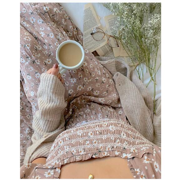 Daydreaming by the Window Storia tree swing floral smocked maxi dress - Picture 1 of 10